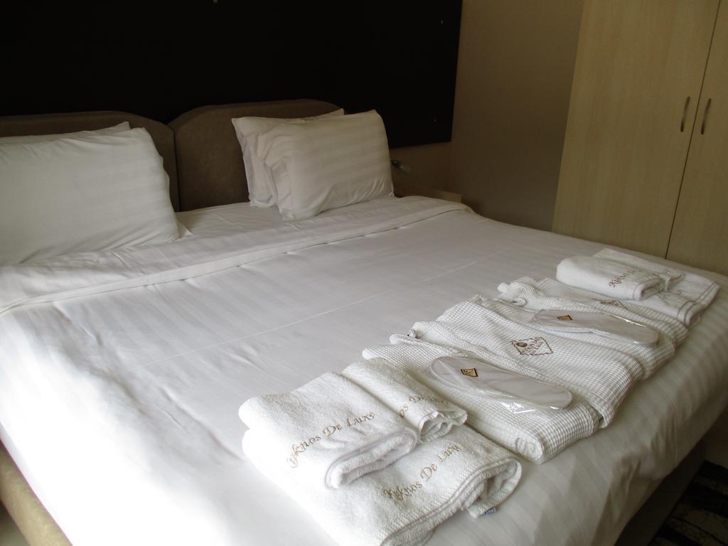 Kyknos De Luxe Suites & Rooms Kastoriá Rom bilde